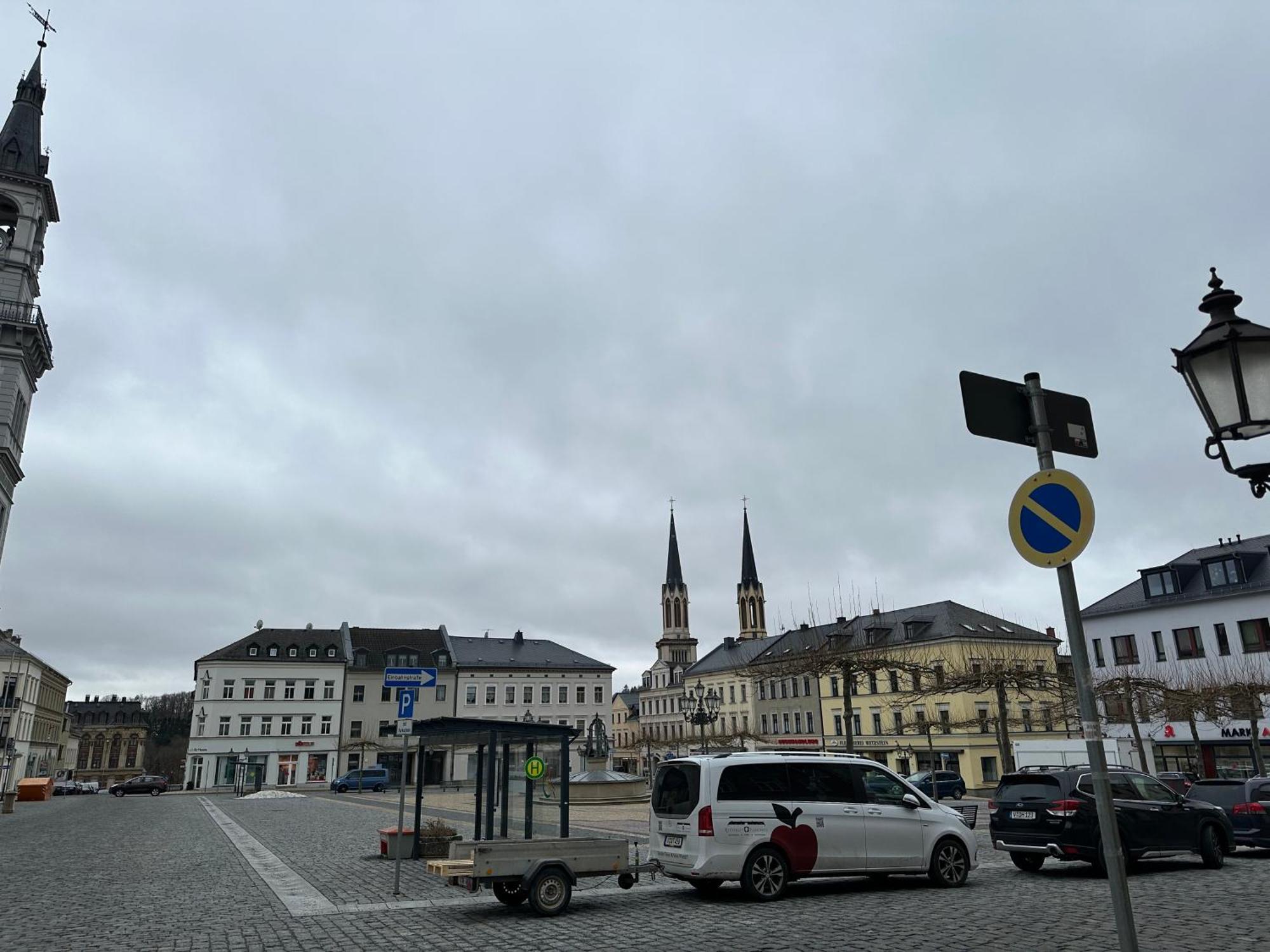Oelsnitz  Kleinzimmer Am Markt מראה חיצוני תמונה