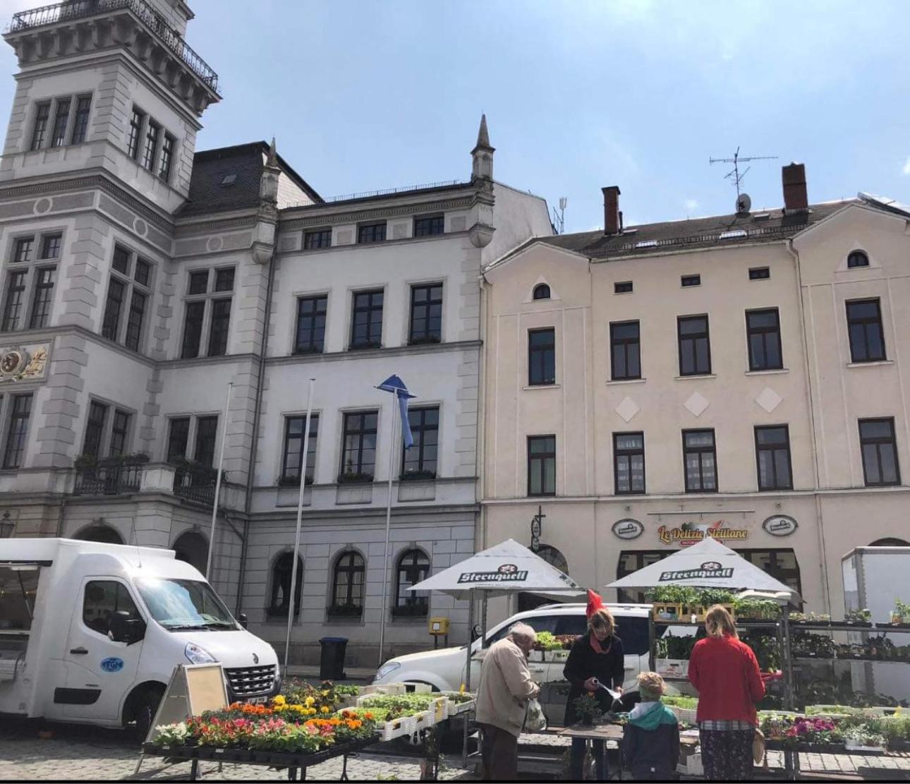 Oelsnitz  Kleinzimmer Am Markt מראה חיצוני תמונה