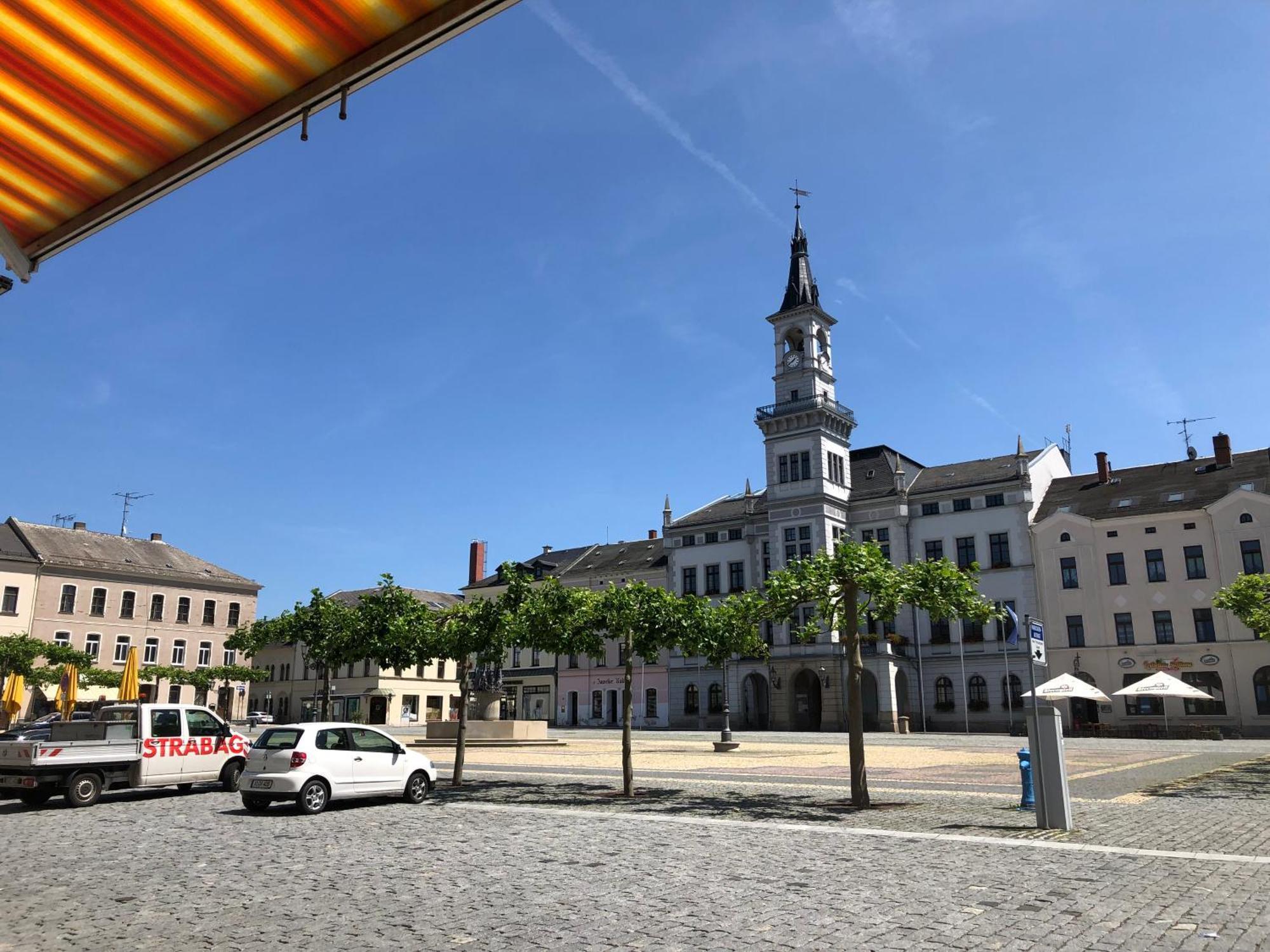 Oelsnitz  Kleinzimmer Am Markt מראה חיצוני תמונה